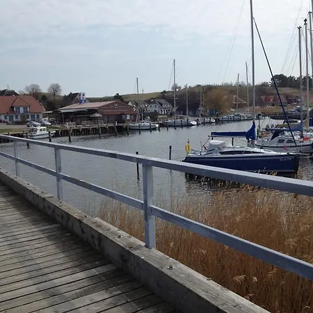 Apartment Fewos Am Hafen